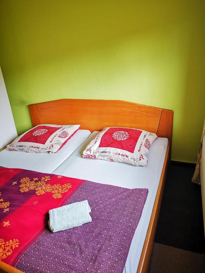 Gehlberger Landhaus Am Schneekopf / Ferienwohnung Зул Екстериор снимка